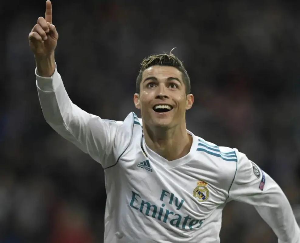 英超第14轮：切尔西1-3利兹联两场不胜 托辛失误送礼帕尔默复出