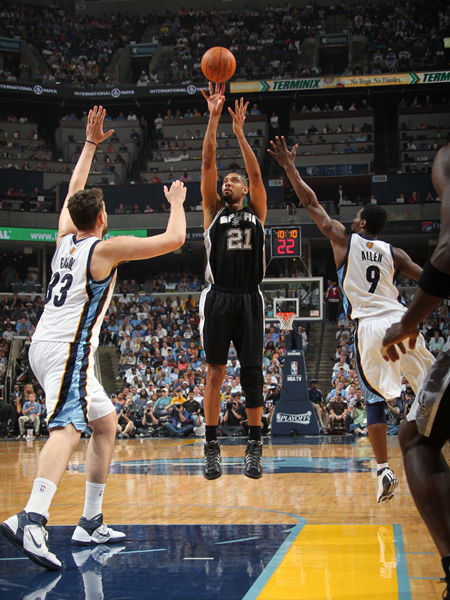 曼联2弃将左右意甲冠军，4500万前锋梅开二度，那不勒斯5连胜登顶（曼联两旧将影响意甲争冠格局，4500万锋霸梅开二度，那不勒斯豪取五连胜登顶榜首）